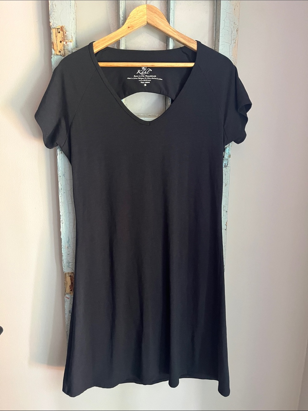KÜHL Black Lyra Tee Dress V-Neck Cutout Back Size M Short Sleeve Active Travel